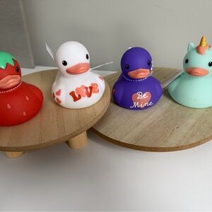 Target 2022 VALENTINES DAY Rubber Duck Set